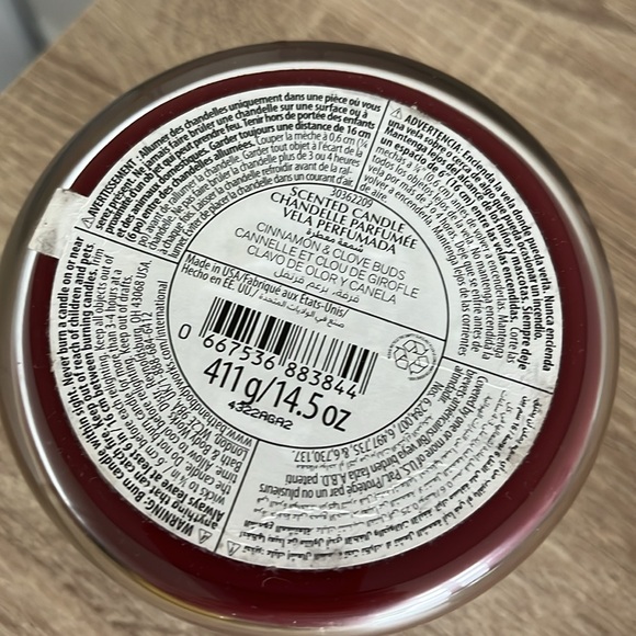 White Barn Cinnamon & Clove Buds Scented Candle - Picture 6 of 6